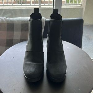 Ugg boots black size 11